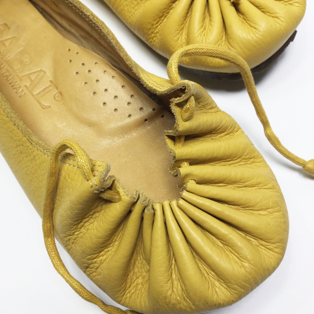 Adorable Genuine Adjustable Yellow Leather Flats - Picture 2 of 4